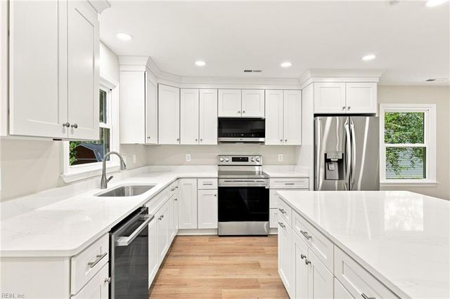 847 Weyanoke LN, Newport News, VA 23608