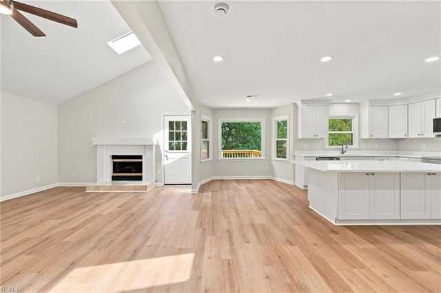 847 Weyanoke LN, Newport News, VA 23608