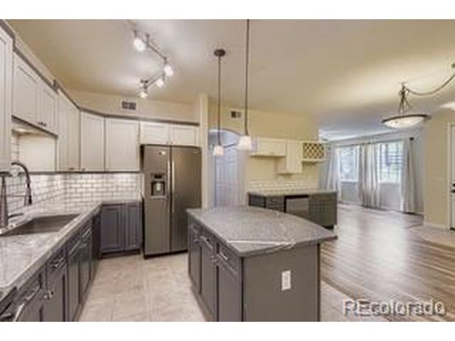 9836 W Freiburg Dr 4-B, Littleton, CO 80127
