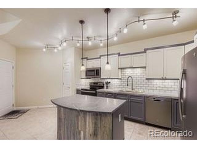 9836 W Freiburg Dr 4-B, Littleton, CO 80127