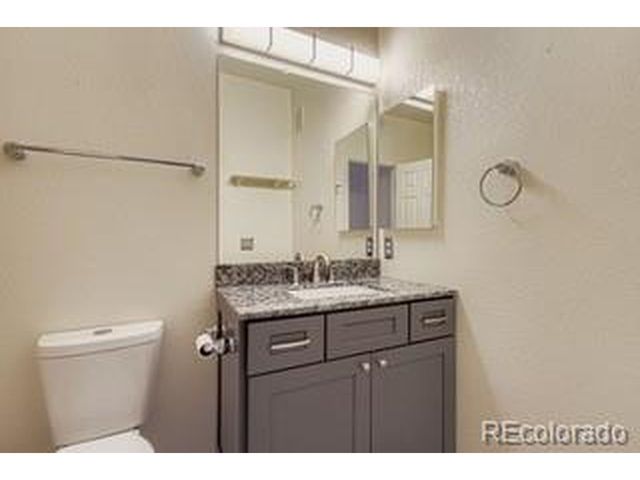 9836 W Freiburg Dr 4-B, Littleton, CO 80127
