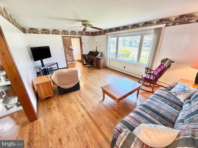460 STATION RD, Roebling, NJ 08554