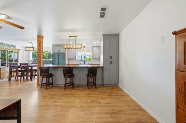 289 W Cypress Avenue, Reedley, CA 93654