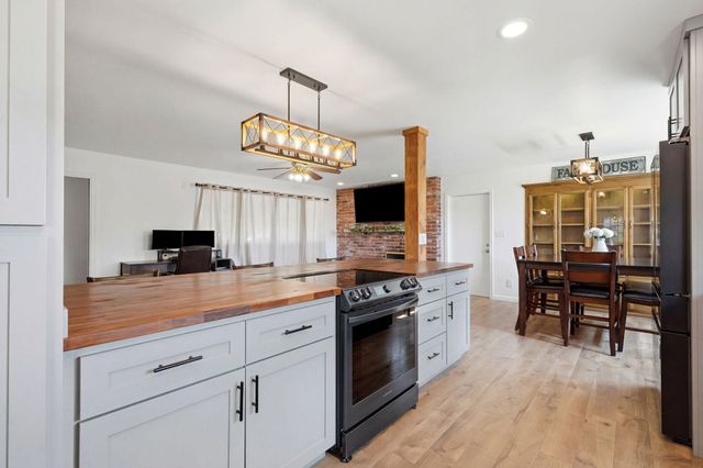 289 W Cypress Avenue, Reedley, CA 93654