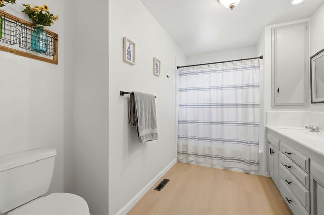 289 W Cypress Avenue, Reedley, CA 93654