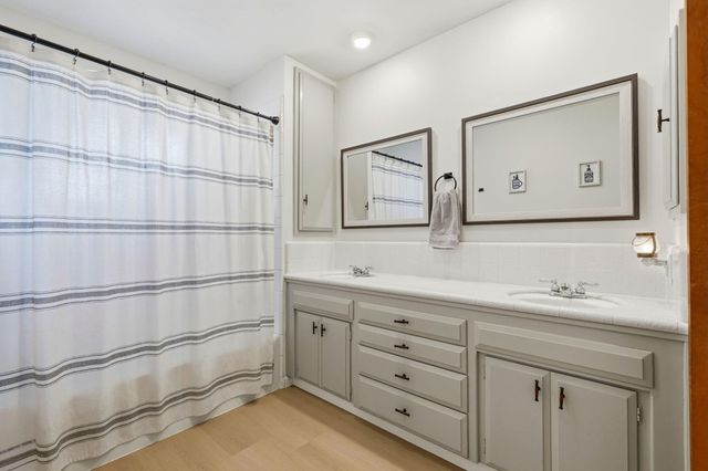 289 W Cypress Avenue, Reedley, CA 93654