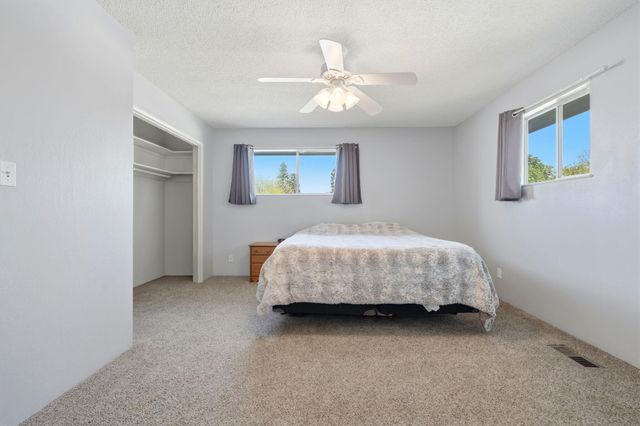 289 W Cypress Avenue, Reedley, CA 93654