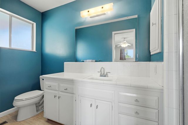 289 W Cypress Avenue, Reedley, CA 93654