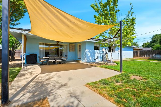289 W Cypress Avenue, Reedley, CA 93654