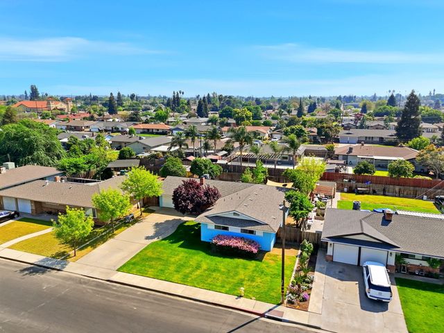 289 W Cypress Avenue, Reedley, CA 93654