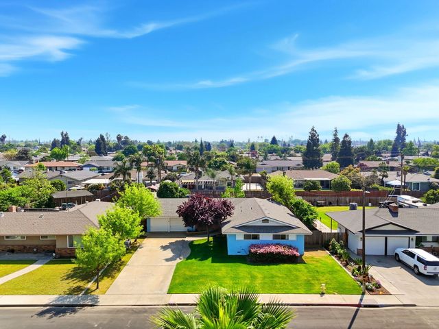 289 W Cypress Avenue, Reedley, CA 93654