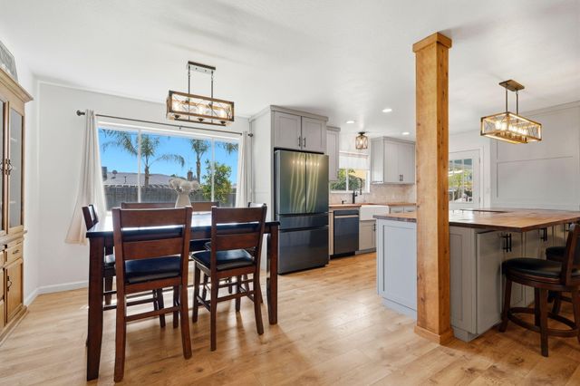 289 W Cypress Avenue, Reedley, CA 93654