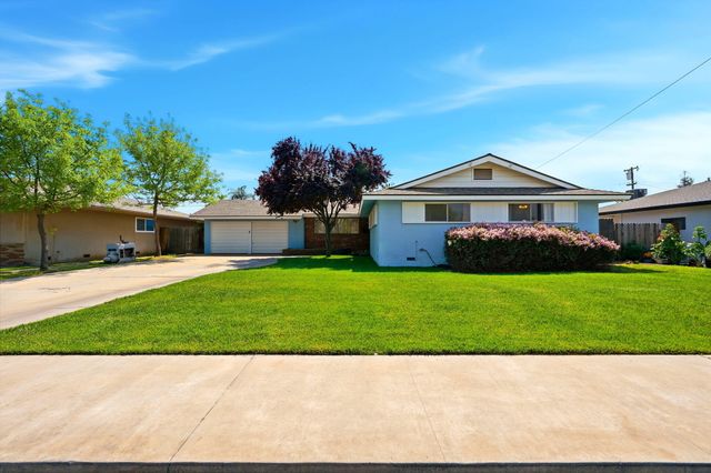 289 W Cypress Avenue, Reedley, CA 93654