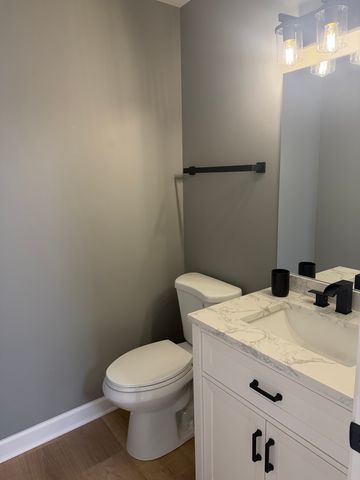 2436 W Salem Court B2, Woodridge, IL 60517