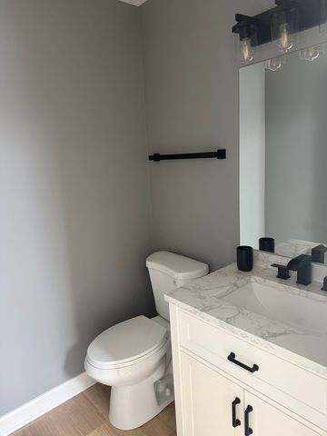 2436 W Salem Court B2, Woodridge, IL 60517