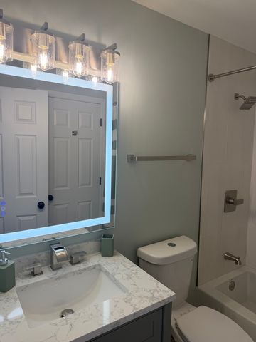 2436 W Salem Court B2, Woodridge, IL 60517