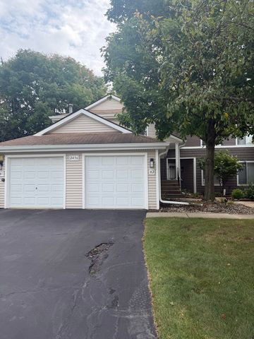 2436 W Salem Court B2, Woodridge, IL 60517