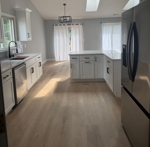 2436 W Salem Court B2, Woodridge, IL 60517