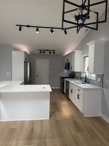 2436 W Salem Court B2, Woodridge, IL 60517