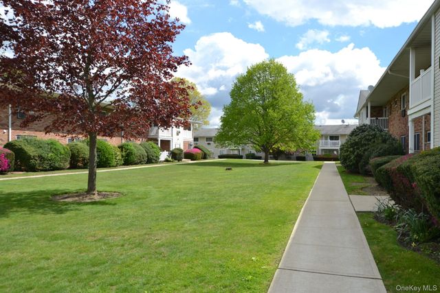 59 Adams Road, Central Islip, NY 11722