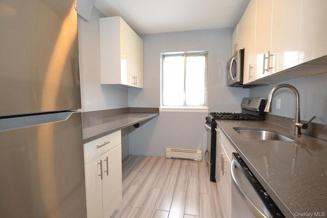 59 Adams Road, Central Islip, NY 11722