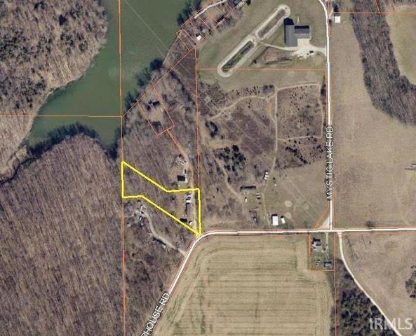 1681 Pumphouse Road, Mitchell, IN 47446