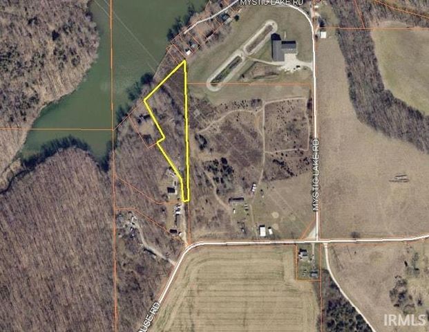 1681 Pumphouse Road, Mitchell, IN 47446
