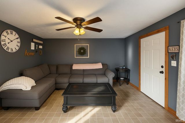 1681 Pumphouse Road, Mitchell, IN 47446