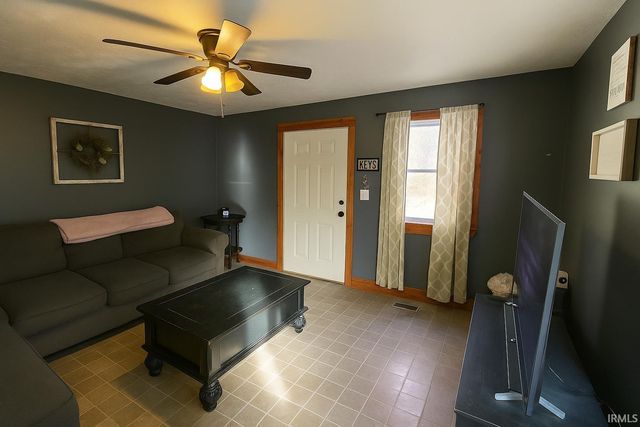 1681 Pumphouse Road, Mitchell, IN 47446