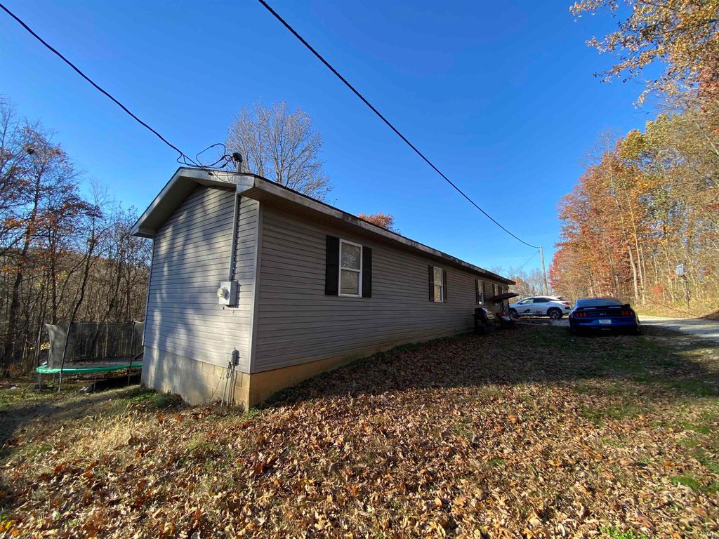 1681 Pumphouse Road, Mitchell, IN 47446