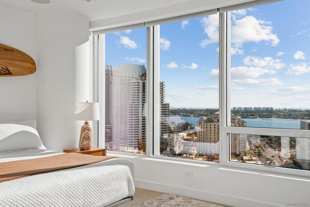 888 W E Street 2003, San Diego, CA 92101