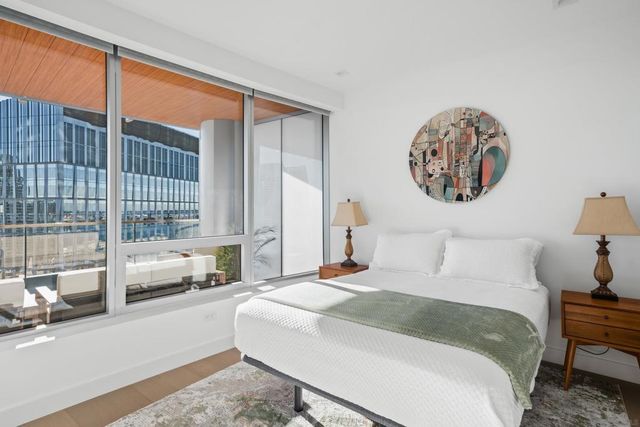 888 W E Street 2003, San Diego, CA 92101