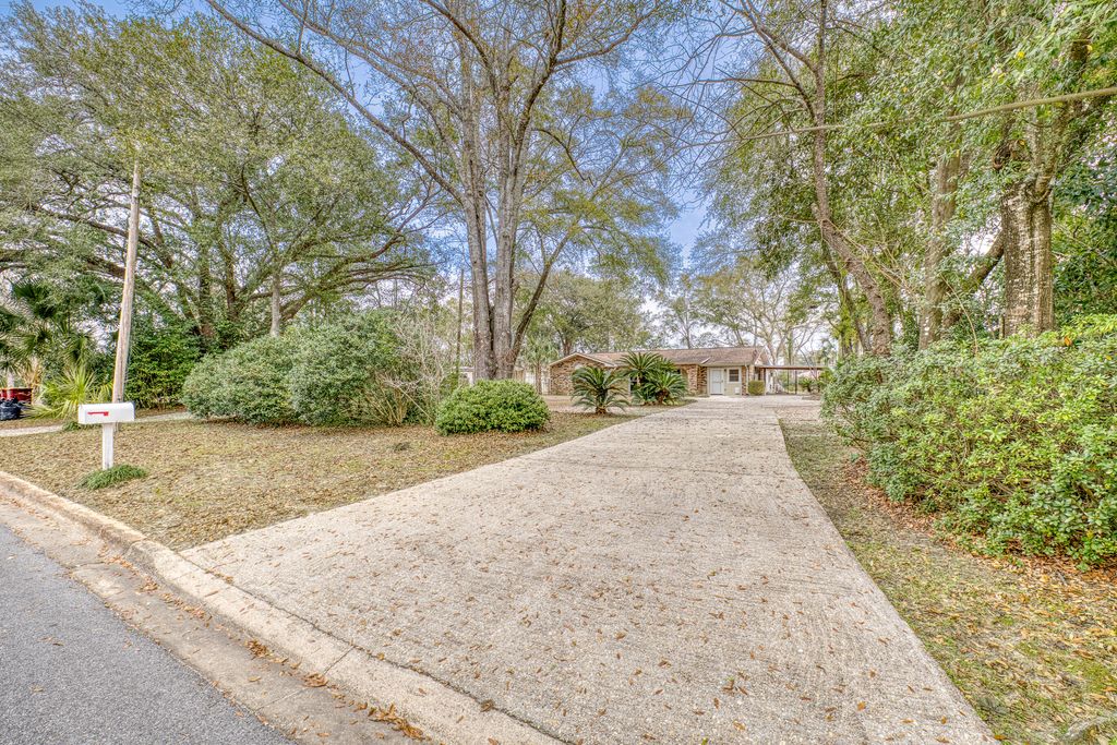 295 Garden Street, Crestview, FL 32536