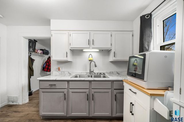 1303 N Main Ave Avenue, Sioux Falls, SD 57104