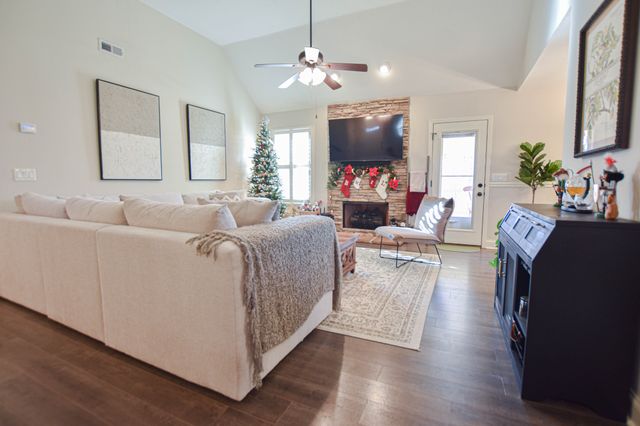 450 Cyprus Court, Clarksville, TN 37040