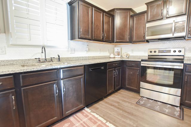 450 Cyprus Court, Clarksville, TN 37040