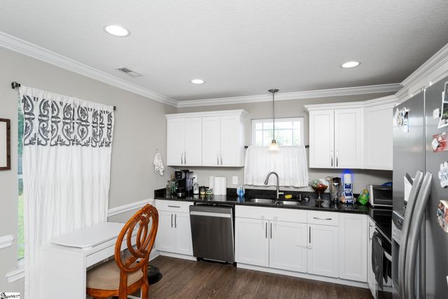 139 N Lakeview Drive, Duncan, SC 29334