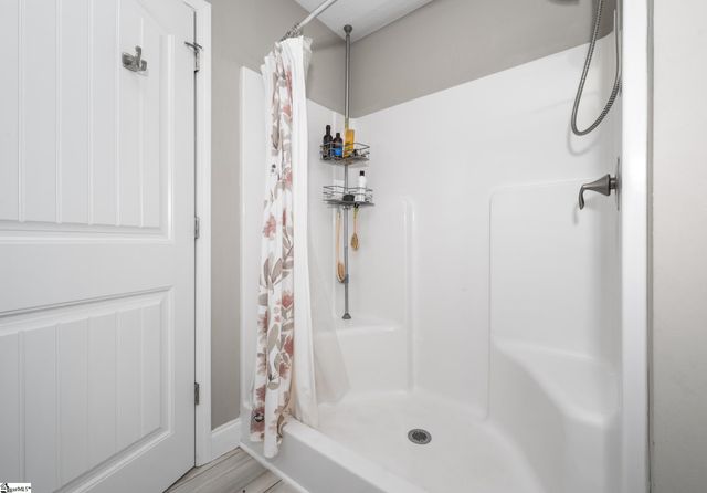 139 N Lakeview Drive, Duncan, SC 29334