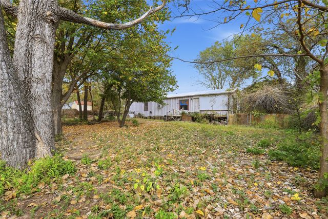 401 East Road, Granbury, TX 76049