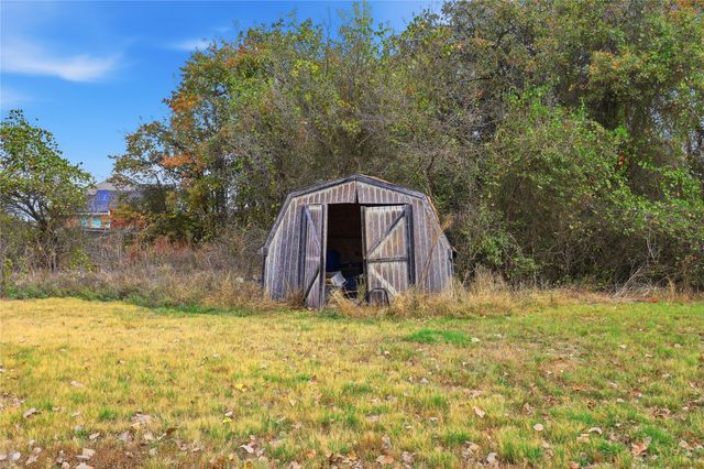 401 East Road, Granbury, TX 76049