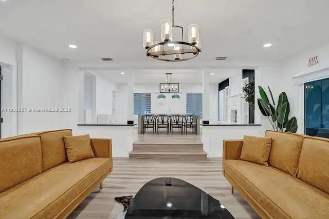 2100 SW 28th Way, Fort Lauderdale, FL 33312