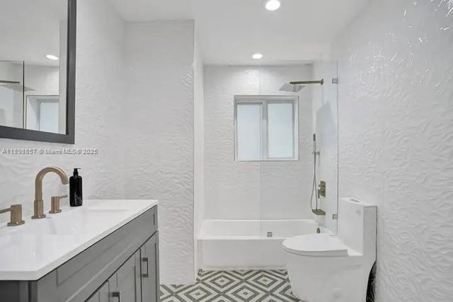 2100 SW 28th Way, Fort Lauderdale, FL 33312