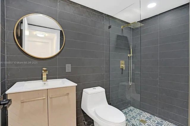 2100 SW 28th Way, Fort Lauderdale, FL 33312
