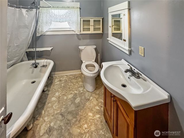 2636 Simpson Avenue E, Hoquiam, WA 98550