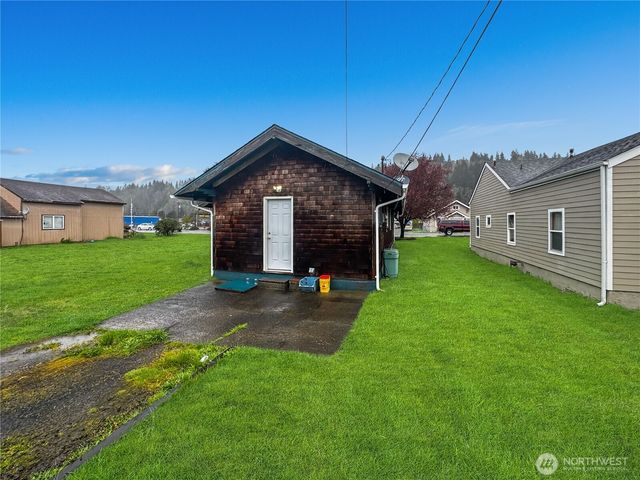 2636 Simpson Avenue E, Hoquiam, WA 98550