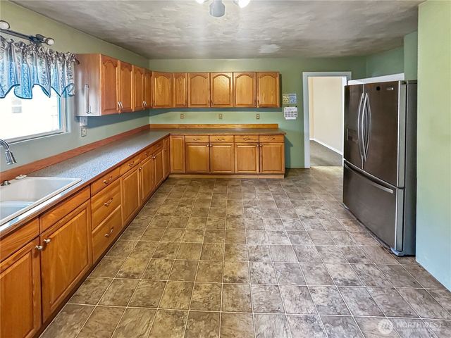 2636 Simpson Avenue E, Hoquiam, WA 98550