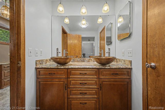 19036 Outer Drive, Dearborn, MI 48128