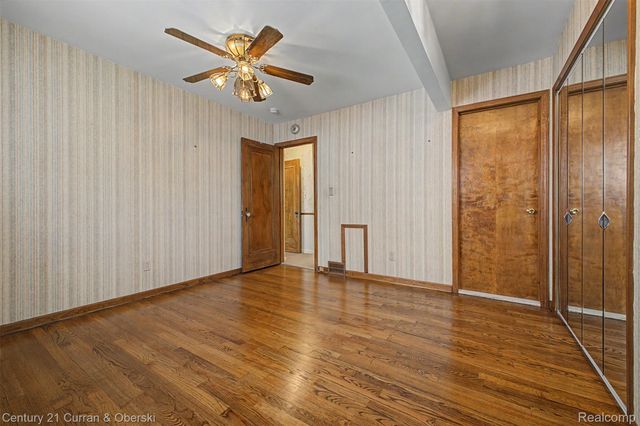 19036 Outer Drive, Dearborn, MI 48128