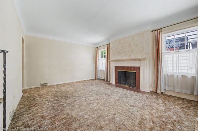 19036 Outer Drive, Dearborn, MI 48128