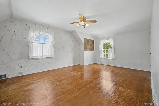 19036 Outer Drive, Dearborn, MI 48128